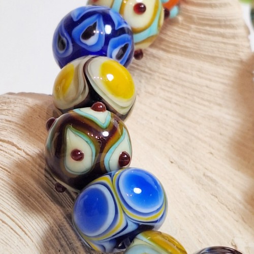 Ręcznie wykonana bransoletka ze szkła artystycznego (szkło sodowo-wapniowe) lampwork zbliżenie kolorow