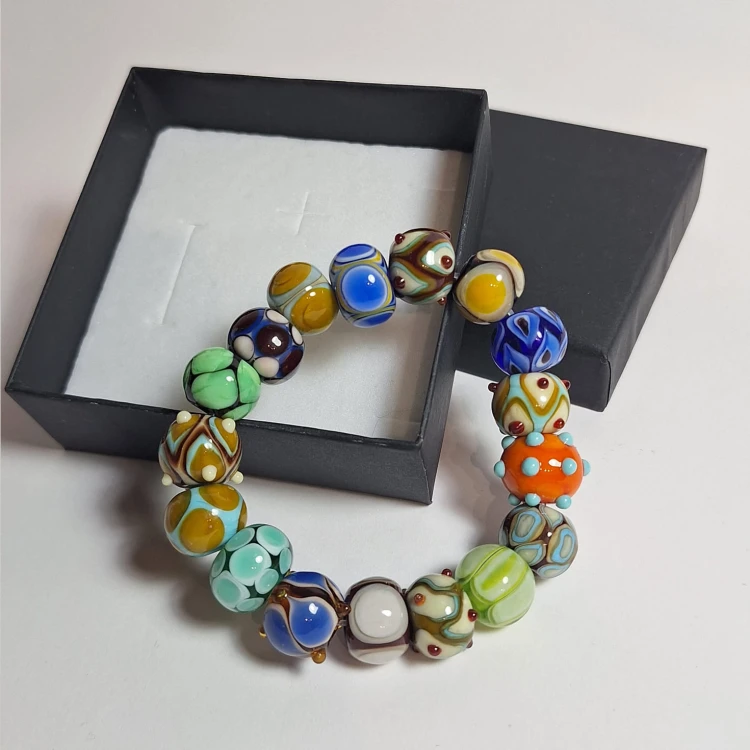 Ręcznie wykonana bransoletka ze szkła artystycznego (szkło sodowo-wapniowe) lampwork z pudełkiem