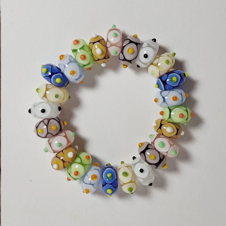 płasko leżąca  ręcznie wykonana bransoletka ze szkła artystycznego (sodowo-wapniowe), lampwork Cichy Blask.