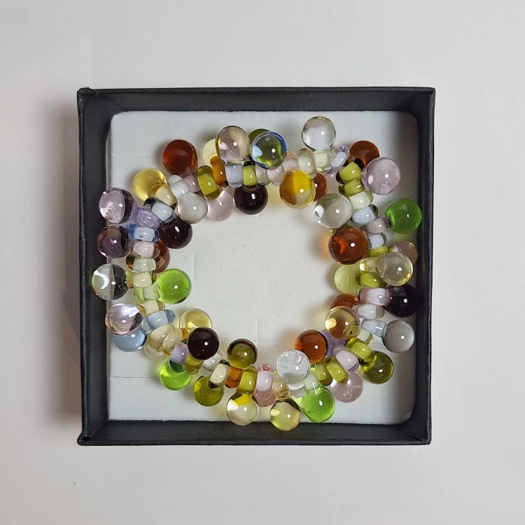 Ręcznie wykonana bransoletka ze szkła artystycznego lampwork. Pastelowy Blask (przezroczysto - brązowa) spakowana w pudełku