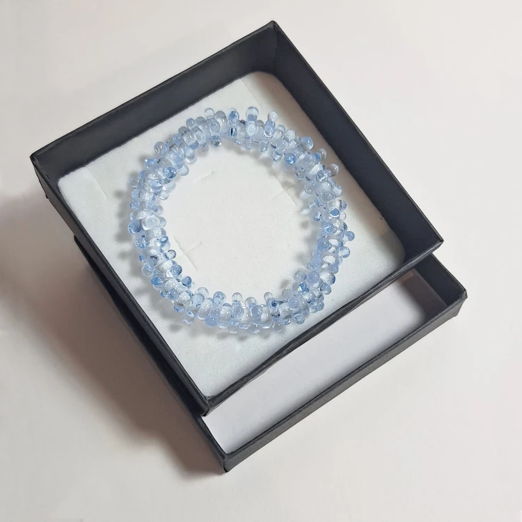 Kraina Lodu  ręcznie wykonana bransoletka  ze szkła artystycznego  lampwork