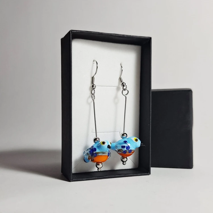 Taniec Modraszek ręcznie wykonane dwa kolczyki ze szkła artystycznego  lampwork