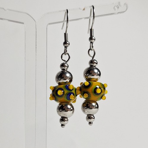 Żółte Kropki ręcznie wykonane dwa kolczyki ze szkła artystycznego  lampwork