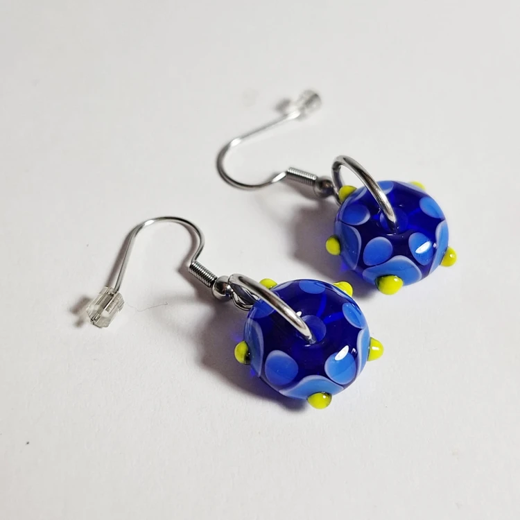 Granatowe  Koraliki ręcznie wykonane dwa kolczyki ze szkła artystycznego lampwork