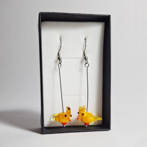 Ręcznie wykonane dwa kolczyki ze szkła artystycznego  lampwork Żółta Kurka w pudełku
